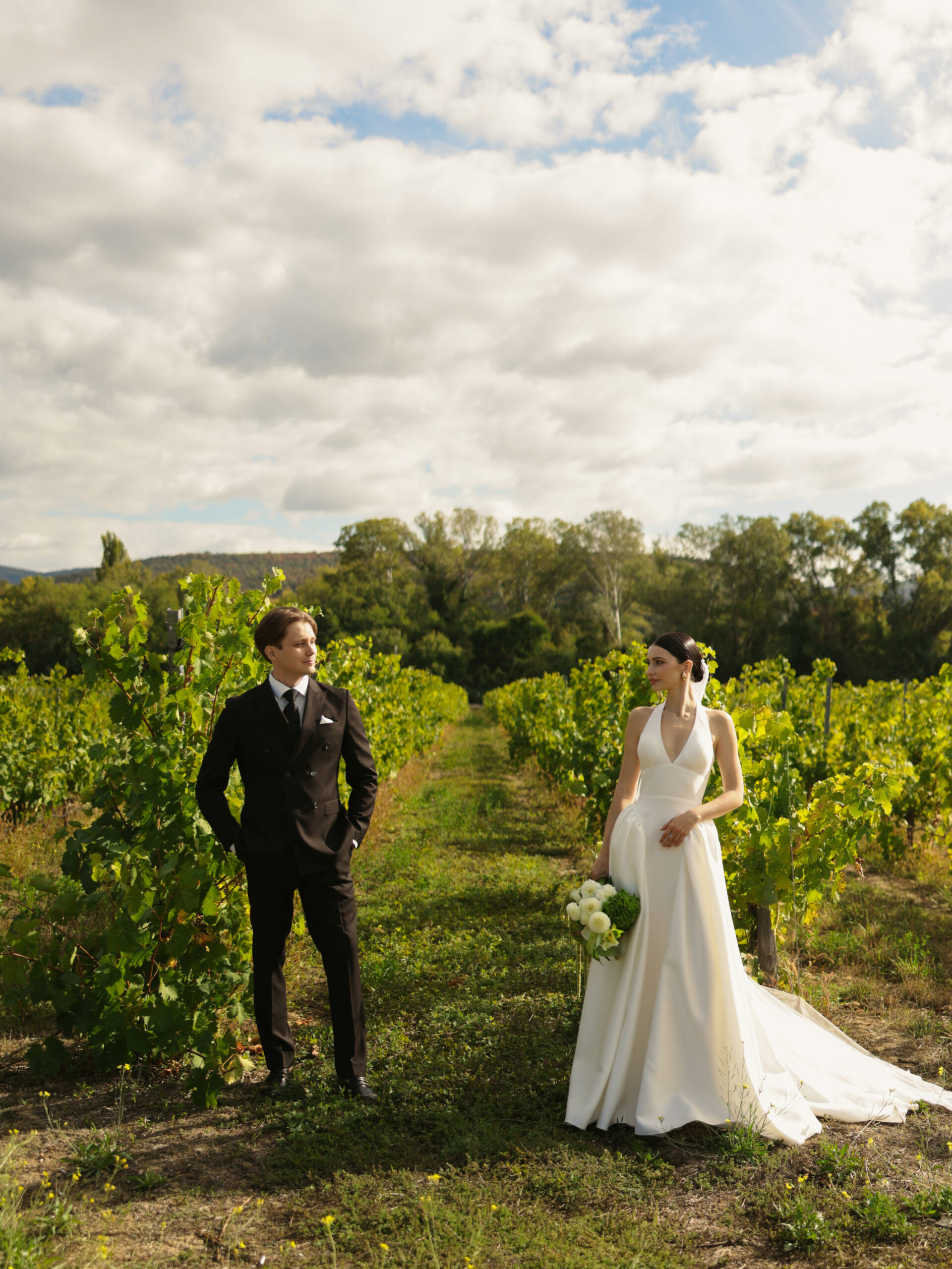 Свадьба в Крыму в виноградниках